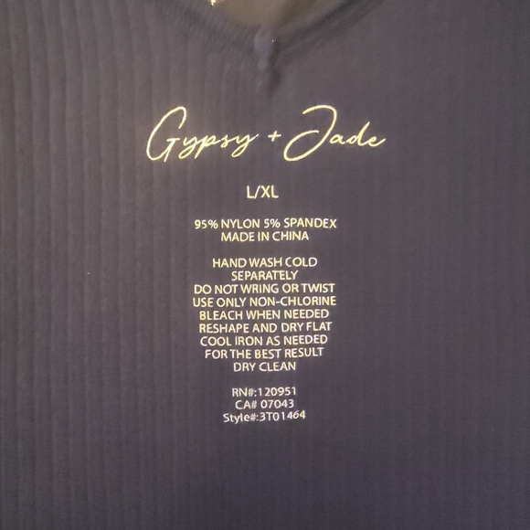 3 Gypsy & Jade V-Neck Sleeveless Ribbed Tops: Black, Grey, Tan Size L/XL - Picture 5 of 5